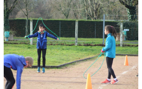 Les &quot;Eveil Athlétique&quot; et Poussins tirent leur épingle du jeu au premier défi du Comité